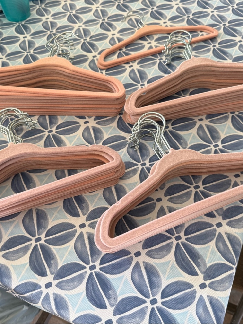 Velvet Slim Non-Slip Clothes Hangers - Blush Pink Set